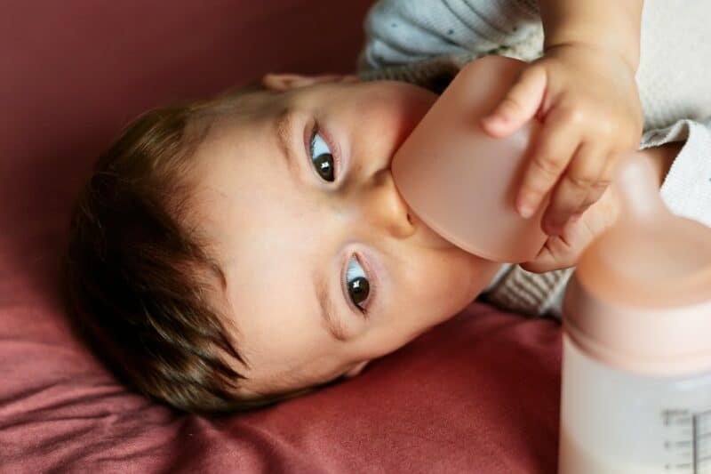 از شیر گرفتن محترمانه: چگونه شیردهی را قطع کنیم